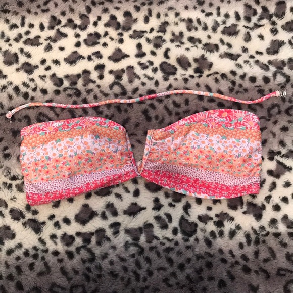 O’Neill Floral Bikini Top 🌼🌸 - Picture 2 of 6